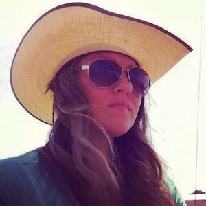 Meet your Posher, Dana